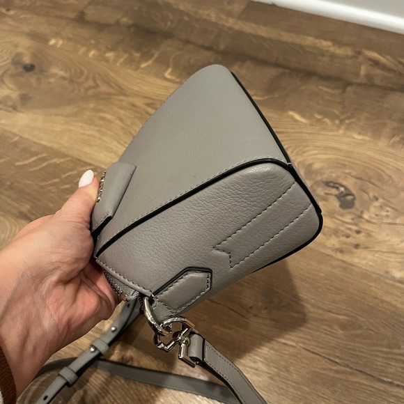 Givency Nano Antigona Bag - Picture 3 of 5